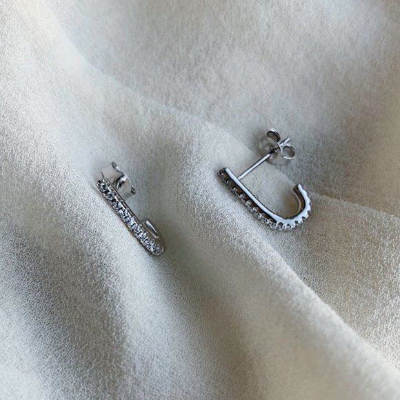 suspender stud earrings - Picture 5 of 5
